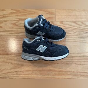 New Balance toddler 990 blue like new size 7